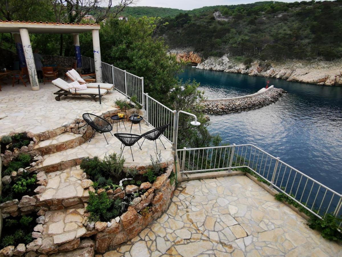 Vila Verbana Apartments Vrbnik Exterior photo